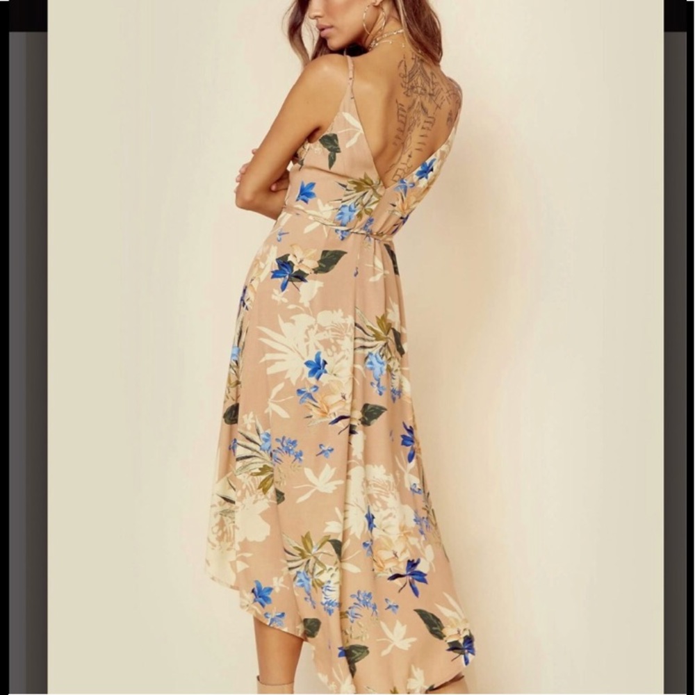ASTR The Label asymmetrical wrap floral dress NWOT - Picture 2 of 8